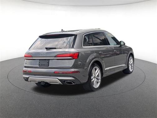 2025 Audi Q7 55 Premium Plus