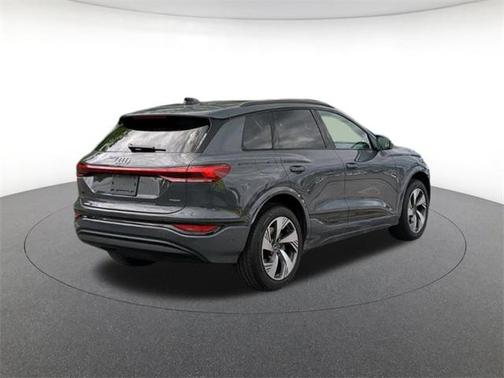 2025 Audi Q6 e-tron Premium Plus quattro