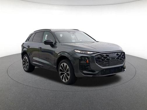 Daytona Gray Pearl Effect 2026 Audi Q3 TFSI quattro S tronic