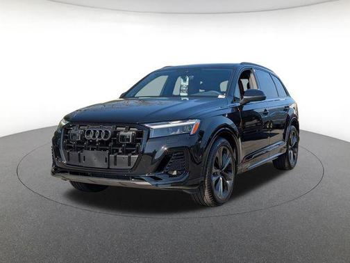 Mythos Black Metallic 2026 Audi Q7 quattro
