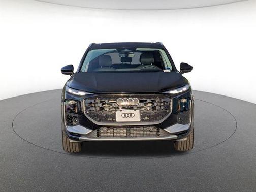 Mythos Black Metallic 2026 Audi Q3 TFSI quattro S tronic