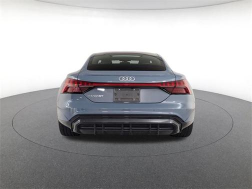 2024 Audi e-tron GT Premium Plus quattro