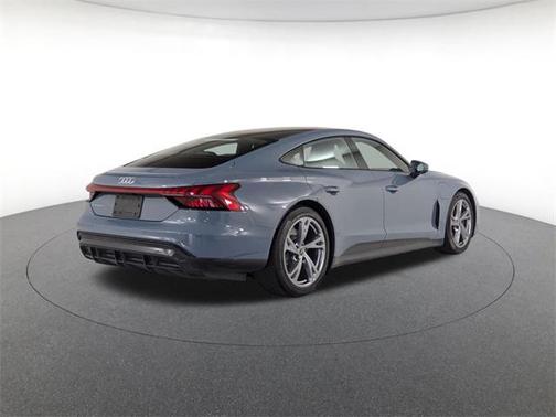 2024 Audi e-tron GT Premium Plus quattro