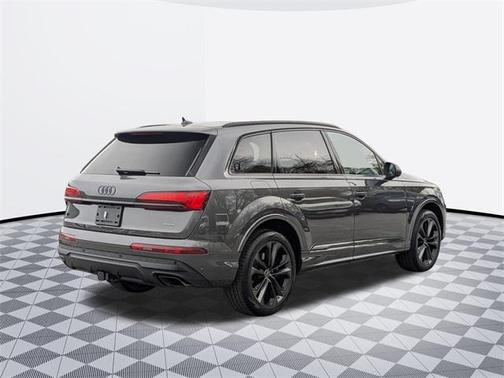 2025 Audi Q7 55 Premium Plus