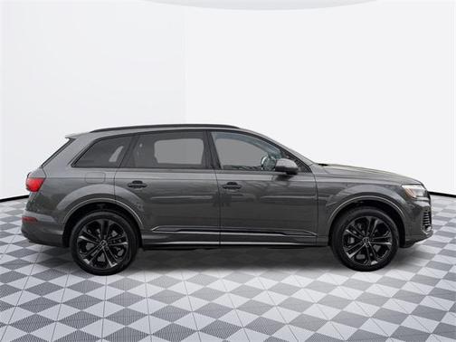 2025 Audi Q7 55 Premium Plus