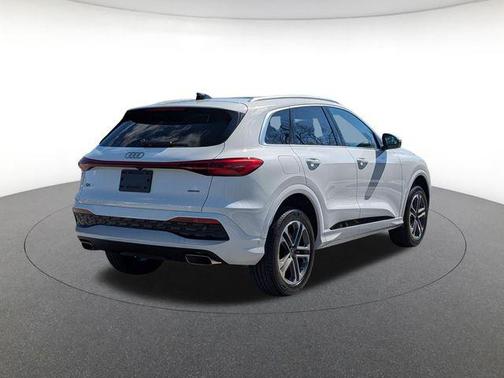 2026 Audi Q5 Premium Plus TFSI quattro S tronic