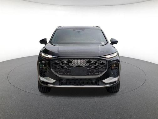 Mythos Black Metallic 2026 Audi Q3 TFSI quattro S tronic