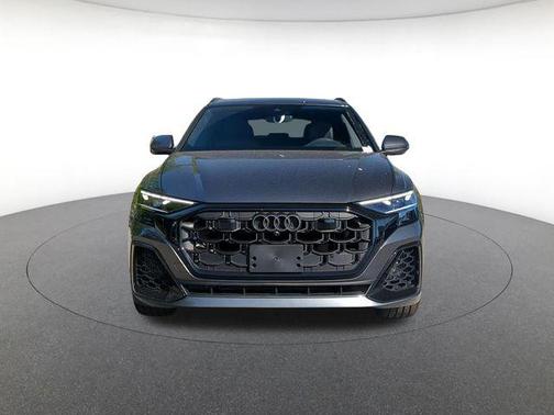 Daytona Gray Pearl Effect 2026 Audi Q8 55 Premium Plus