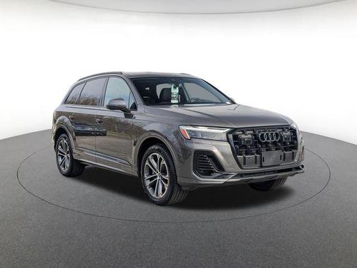 Samurai Gray Metallic 2026 Audi Q7 45 Premium