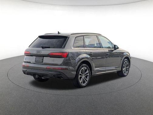 Samurai Gray Metallic 2026 Audi Q7 45 Premium