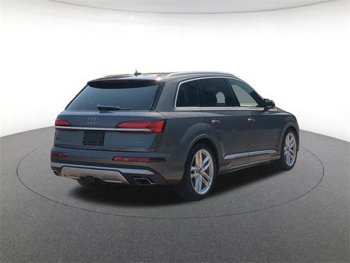 2025 Audi Q7 55 Premium Plus