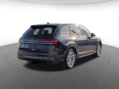 Waitomo Blue Metallic 2026 Audi Q7 55 Premium Plus