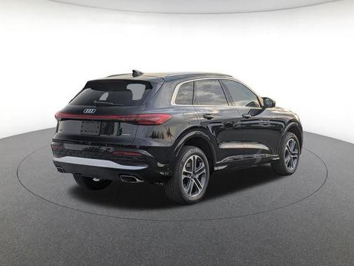 Mythos Black Metallic 2026 Audi Q5 Premium TFSI quattro S tronic