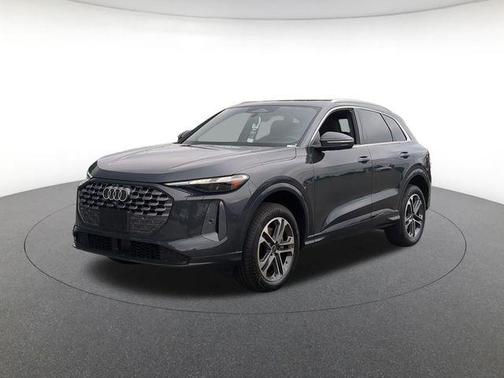 Tambora Gray Metallic 2026 Audi Q5 Premium TFSI quattro S tronic