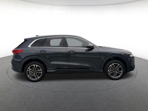 Tambora Gray Metallic 2026 Audi Q5 Premium TFSI quattro S tronic