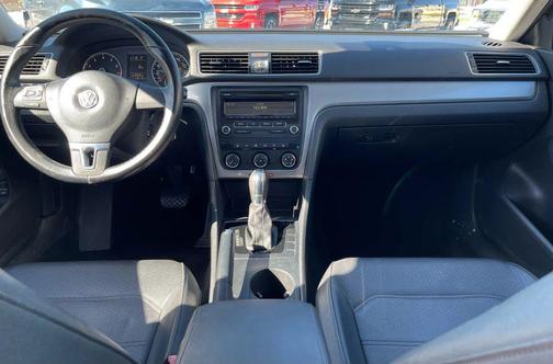 2014 Volkswagen Passat 1.8T S