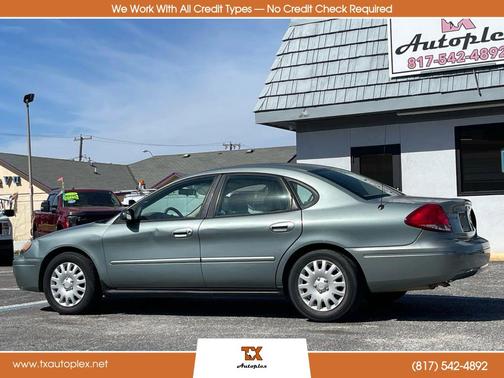 2007 Ford Taurus SE Sedan 4D