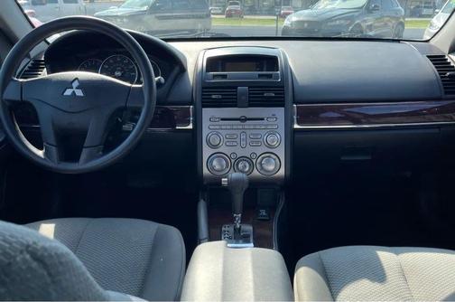 2010 Mitsubishi Galant Base
