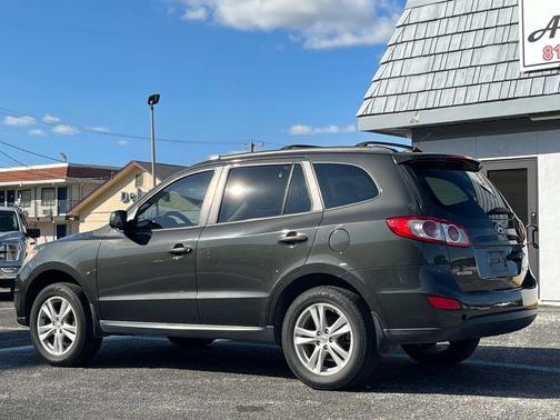 2010 Hyundai SANTA FE SE