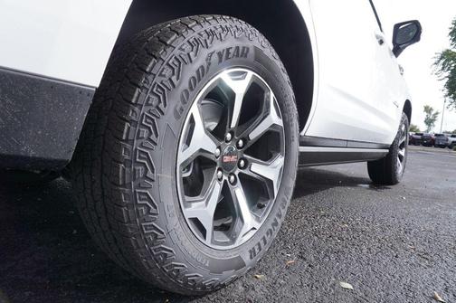 2026 GMC Yukon 4WD AT4