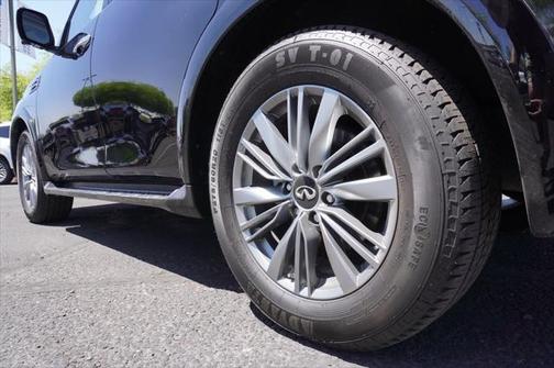 2022 INFINITI QX80 Luxe