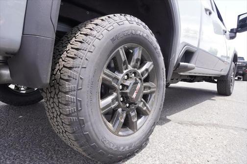2025 GMC Sierra 2500 AT4
