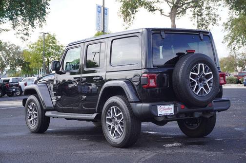 2024 Jeep Wrangler 4-Door Sahara 4x4