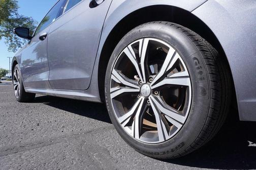 2022 Volkswagen Passat 2.0T SE