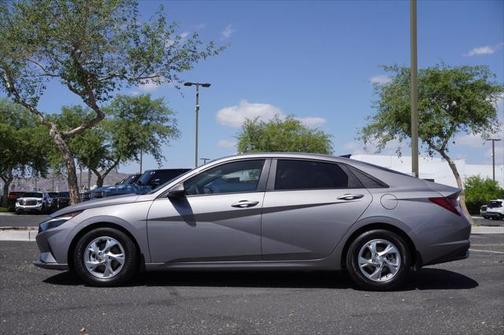 2023 Hyundai ELANTRA SE