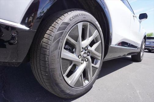 2025 Cadillac OPTIQ Luxury