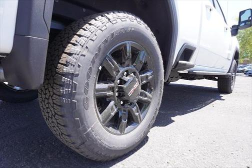 2025 GMC Sierra 2500 AT4