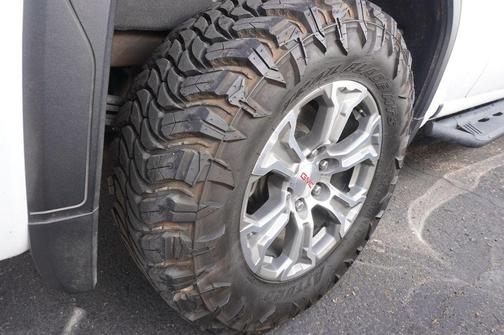 Summit White 2021 GMC Sierra 1500 SLE