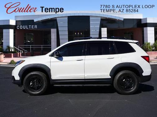 Photo 2 of 20 of 2019 Honda Passport Elite
