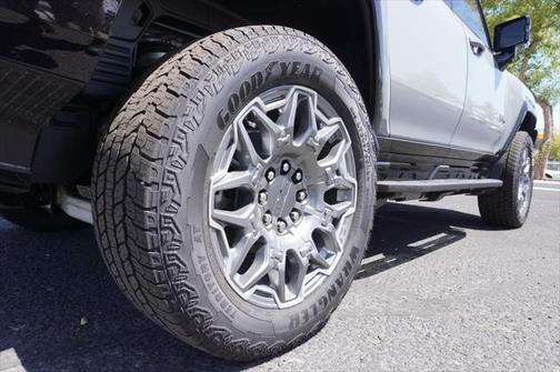 2025 GMC HUMMER EV SUV 2X
