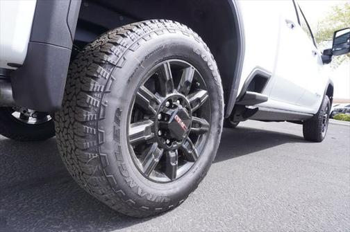 2025 GMC Sierra 2500 AT4