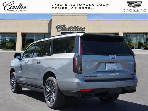 Argent Silver Metallic 2023 Cadillac Escalade ESV Sport