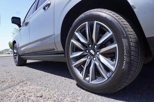 Argent Silver Metallic 2023 Cadillac Escalade ESV Sport