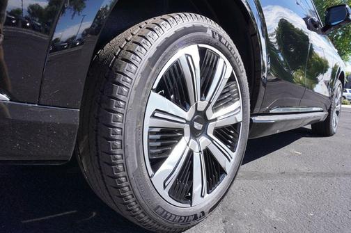 2026 Cadillac Escalade IQ Luxury