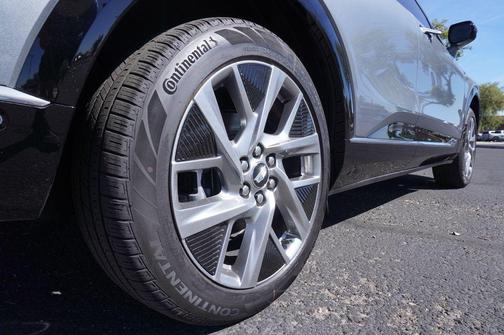 2026 Cadillac OPTIQ Premium Luxury