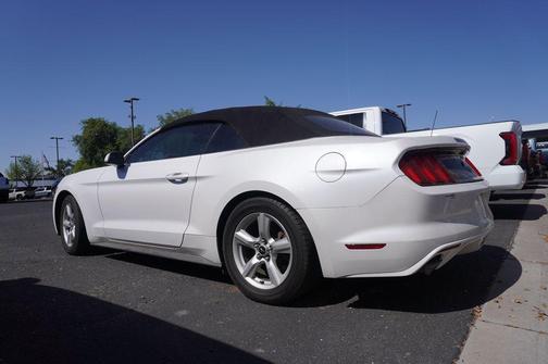 White Platinum Clearcoat Metallic 2017 Ford Mustang V6