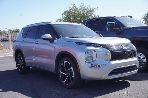 Alloy Silver Metallic 2024 Mitsubishi Outlander SEL