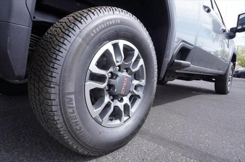 2025 GMC Sierra 2500 SLT