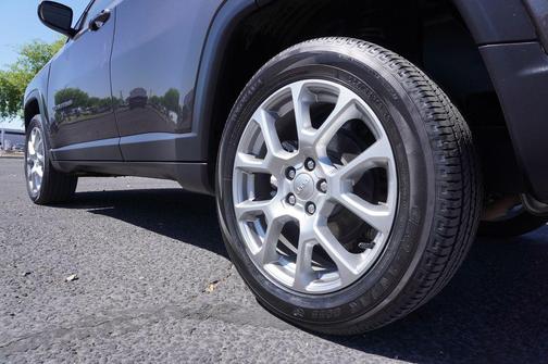 Granite Crystal Metallic Clearcoat 2022 Jeep Compass Latitude Lux