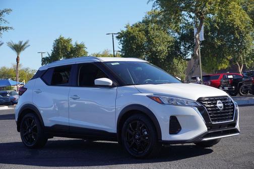 2022 Nissan Kicks SV