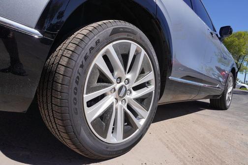 Argent Silver Metallic 2026 Cadillac VISTIQ Luxury