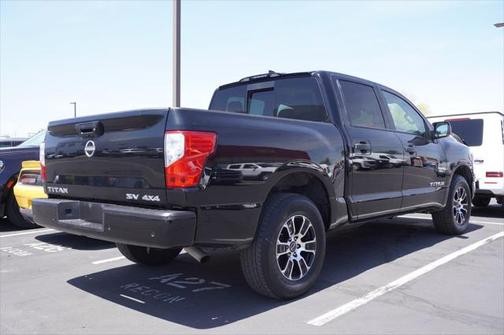 2023 Nissan Titan SV