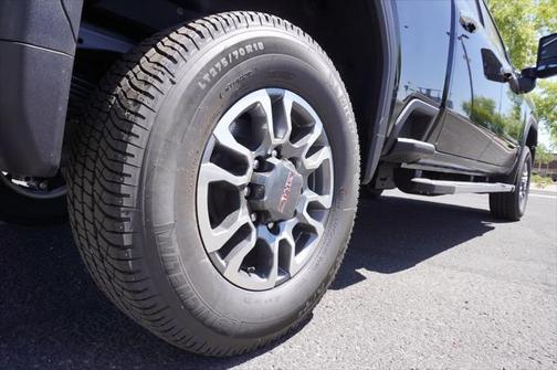 2025 GMC Sierra 2500 SLT