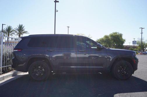 Baltic Gray Metallic Clearcoat 2025 Jeep Grand Cherokee L Altitude
