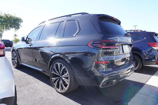 2024 BMW X7 M60i