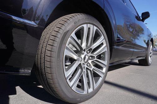 2026 Cadillac VISTIQ Platinum